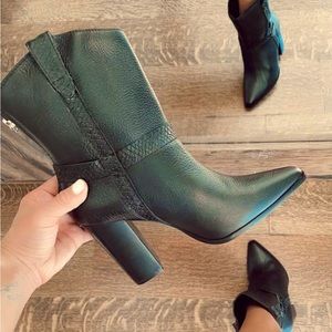 Kaanas Austin Bootie